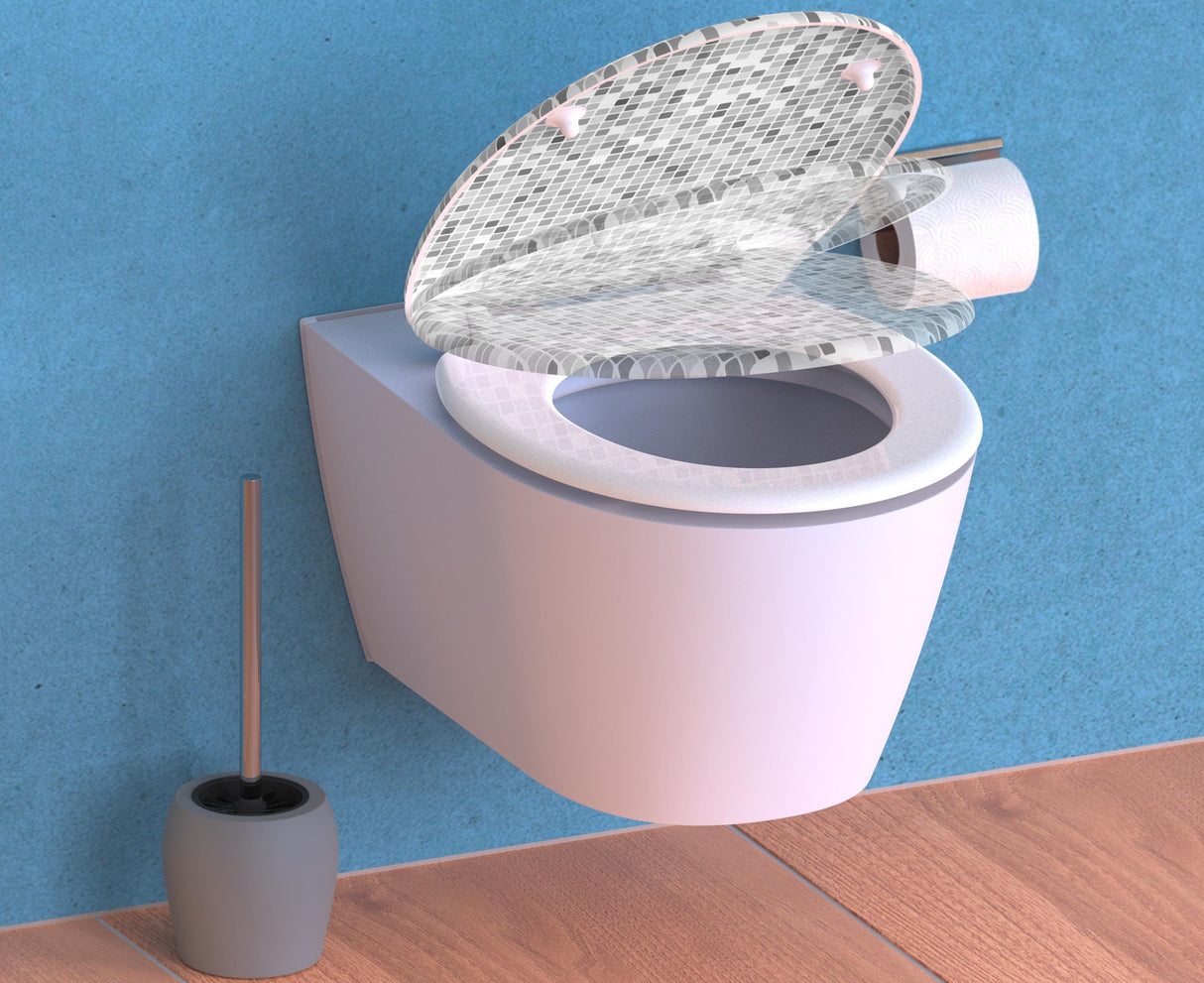 Mönstrad toalettsits universal i Duroplast - BĂTTRE. CC-mĂ„tt: 125-210mm LĂ€ngd: 445mm Bredd: 372mm.