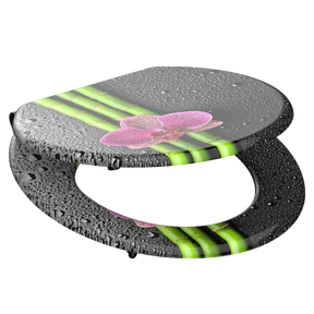 Mönstrad toalettsits universal med träkärna - BÄTTRE. CC-mått: 130-185mm Längd: 425-475mm Bredd: 375mm.