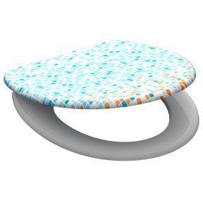 Mönstrad toalettsits universal i Duroplast - BÄTTRE. CC-mått: 125-210mm Längd: 445mm Bredd: 372mm.